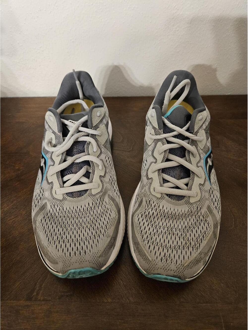 Women's Saucony Omni 20 running shoes